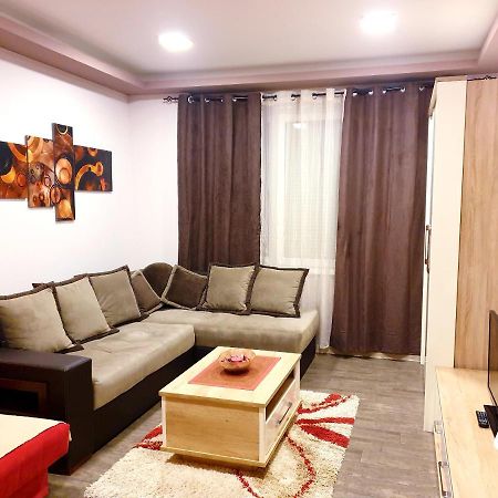 Ceca Apartman นิส ภายนอก รูปภาพ