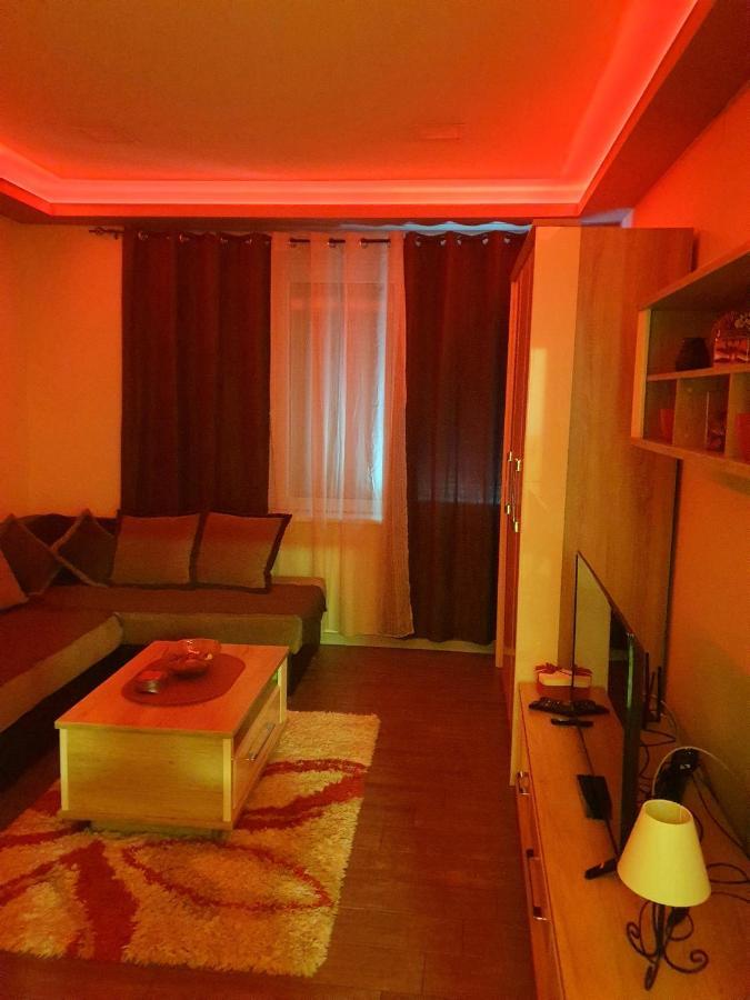 Ceca Apartman นิส ภายนอก รูปภาพ