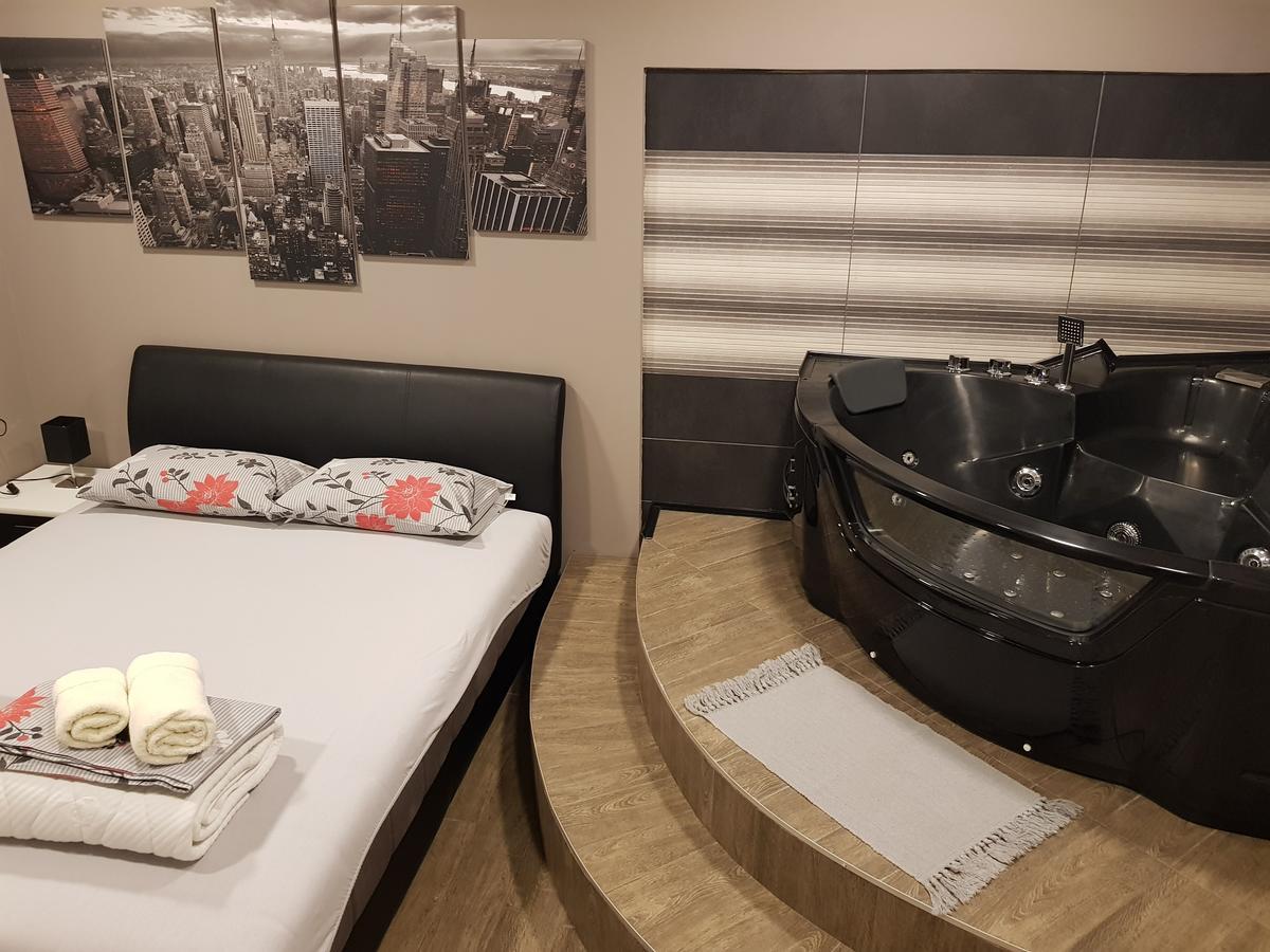Ceca Apartman นิส ภายนอก รูปภาพ