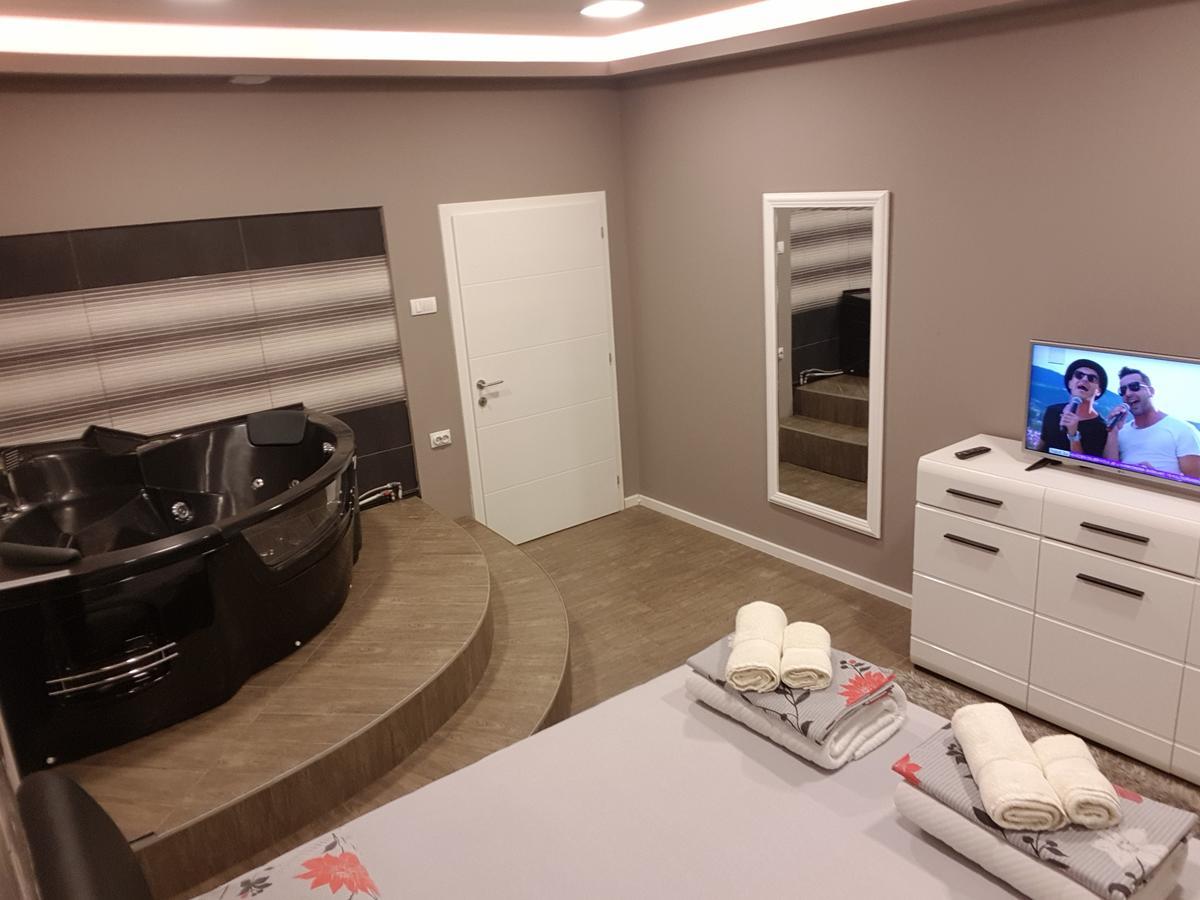Ceca Apartman นิส ภายนอก รูปภาพ