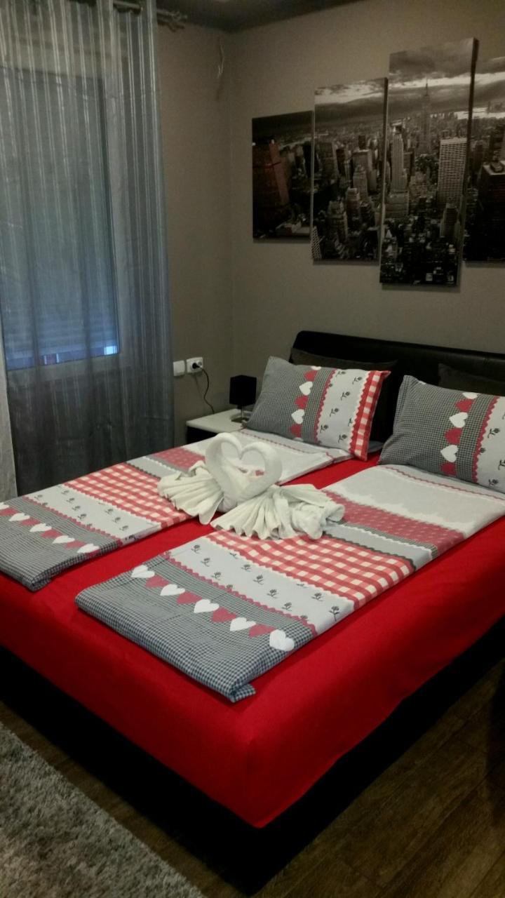 Ceca Apartman นิส ภายนอก รูปภาพ
