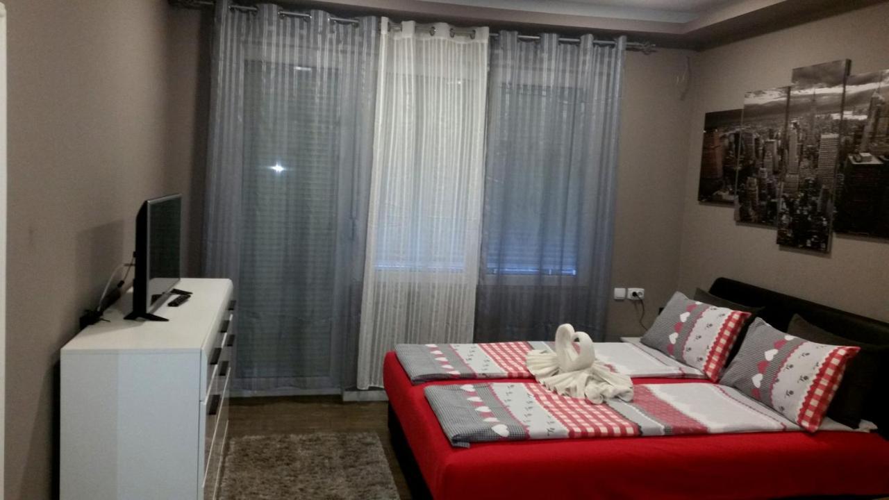 Ceca Apartman นิส ภายนอก รูปภาพ