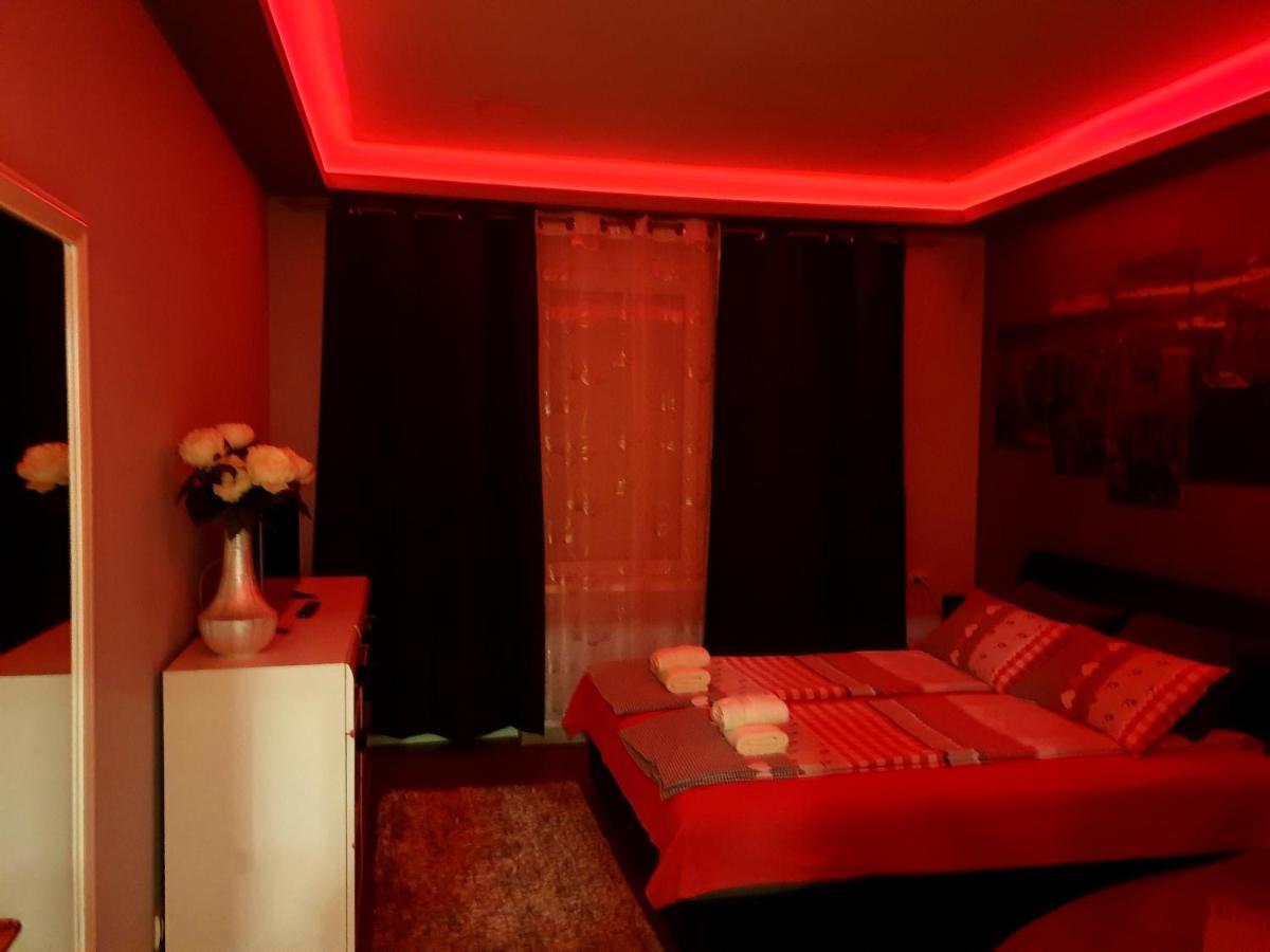 Ceca Apartman นิส ภายนอก รูปภาพ